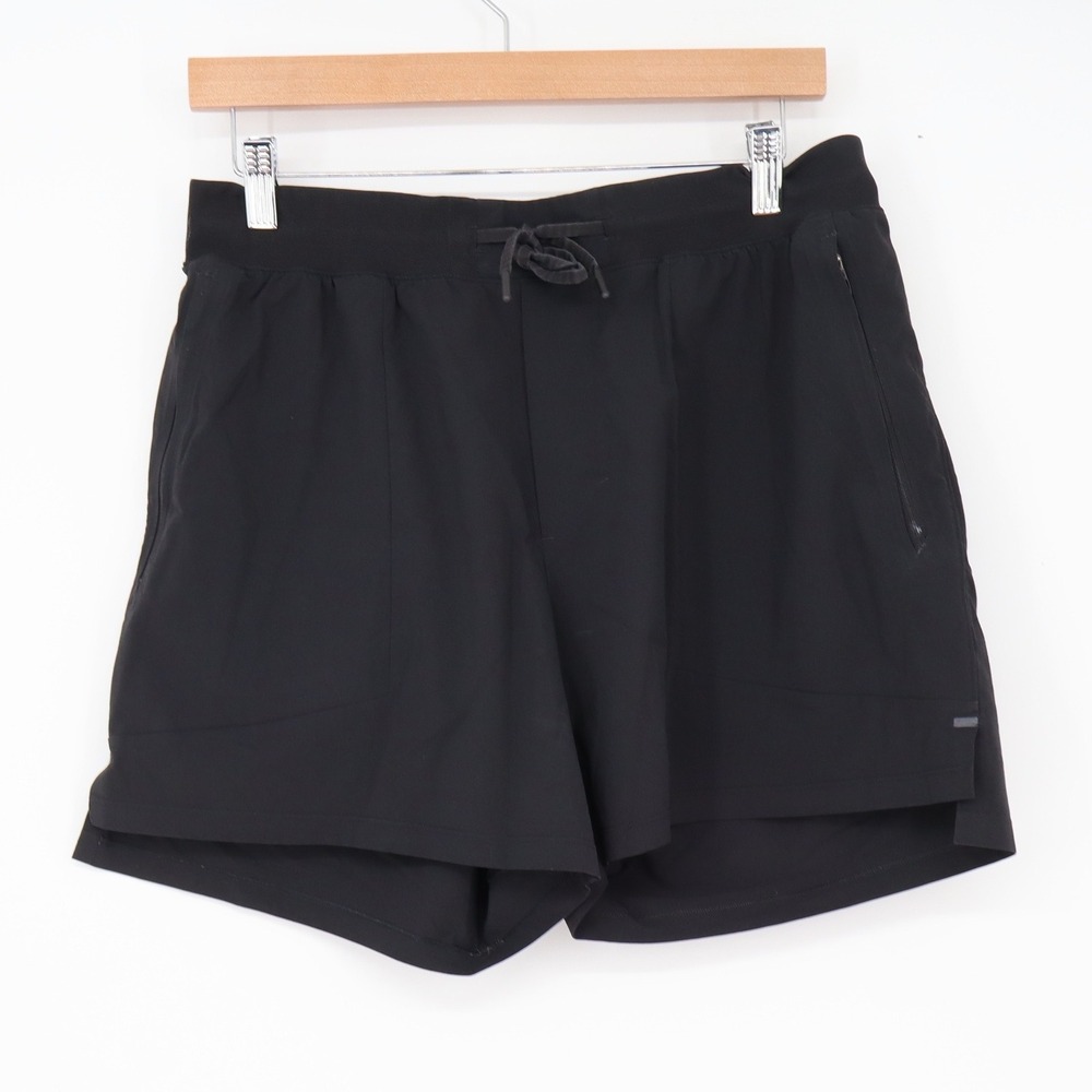 Lululemon Lab Shorts Mens L LT/98 Black Lightweight Zipper Pockets Excellent